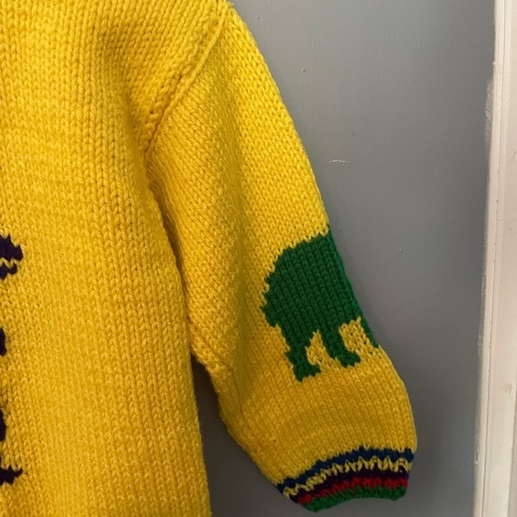 Hand knit colour block dinosaur toddler pull over sweater - Picture 10 of 10